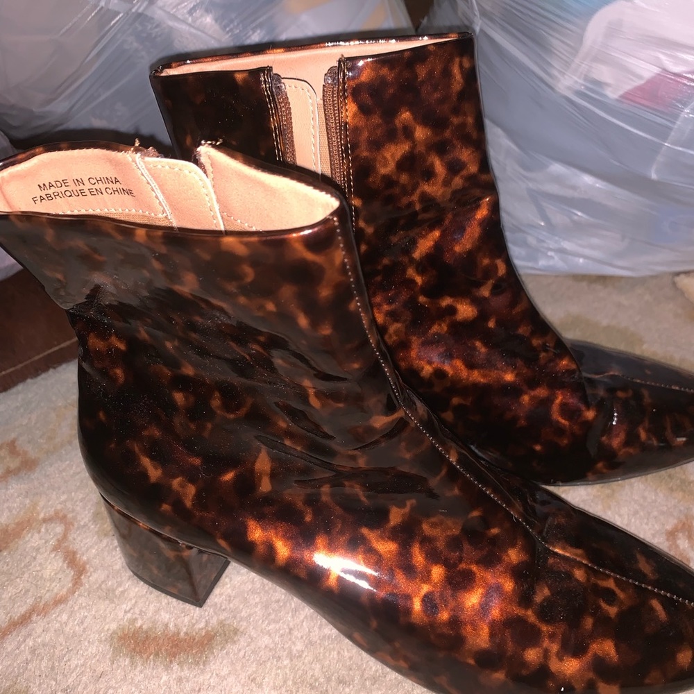 Urban outfitters tortoise shell boot